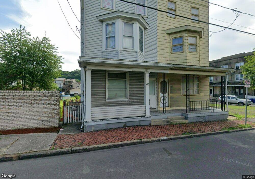 307 N Railroad St, Tamaqua, PA 18252 - photo 1