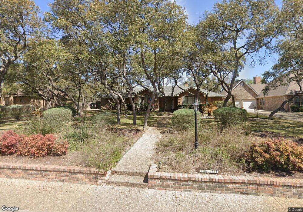 10931 Hunters Way, Helotes, TX 78023 - photo 1
