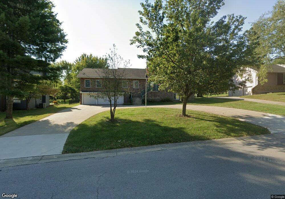 5219 SW Raintree Pkwy, Lees Summit, MO 64082 - photo 1