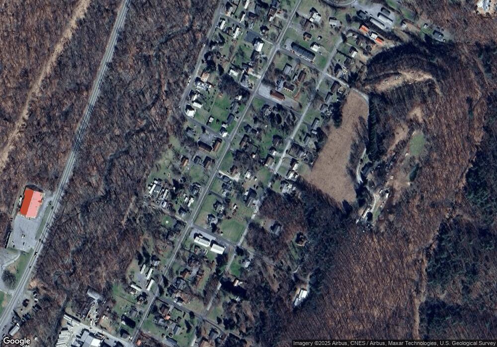 626 Harrison Ave, Berkeley Springs, WV 25411 - photo 1