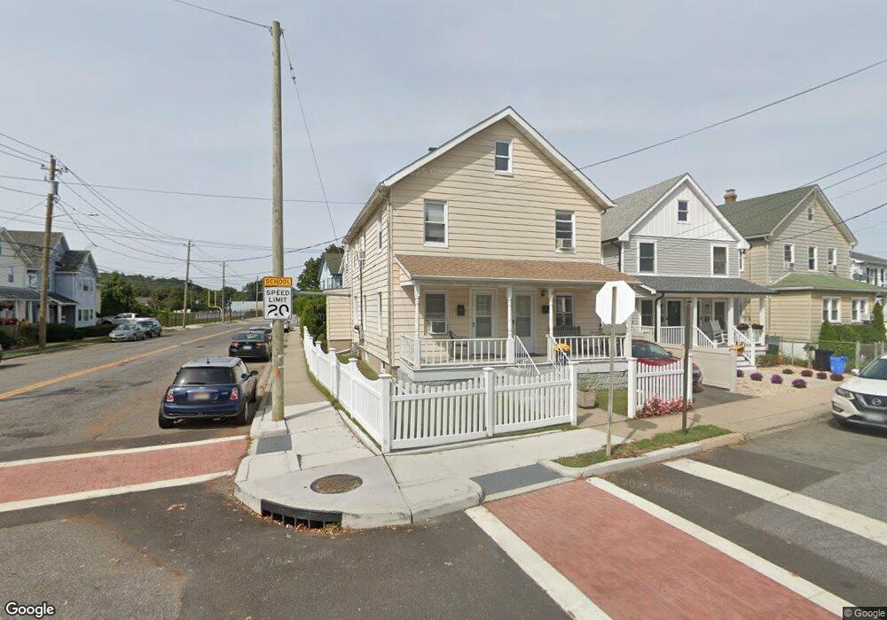 52 Maxwell Ave unit 1st Fl, Oyster Bay, NY 11771 - photo 1