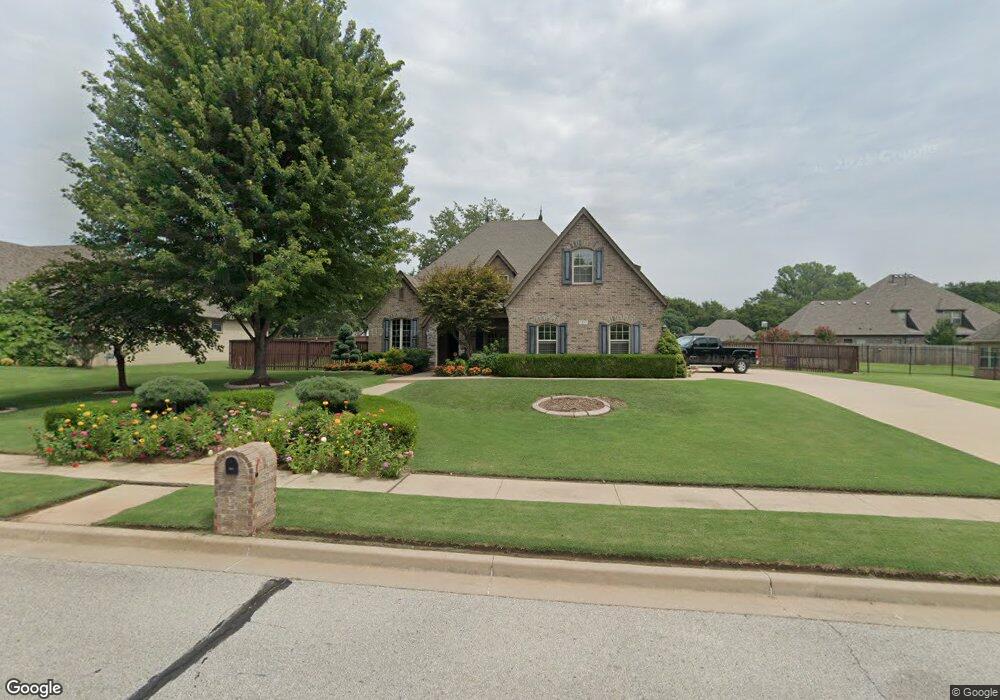 7411 S Sycamore Place, Broken Arrow, OK 74011 - photo 1