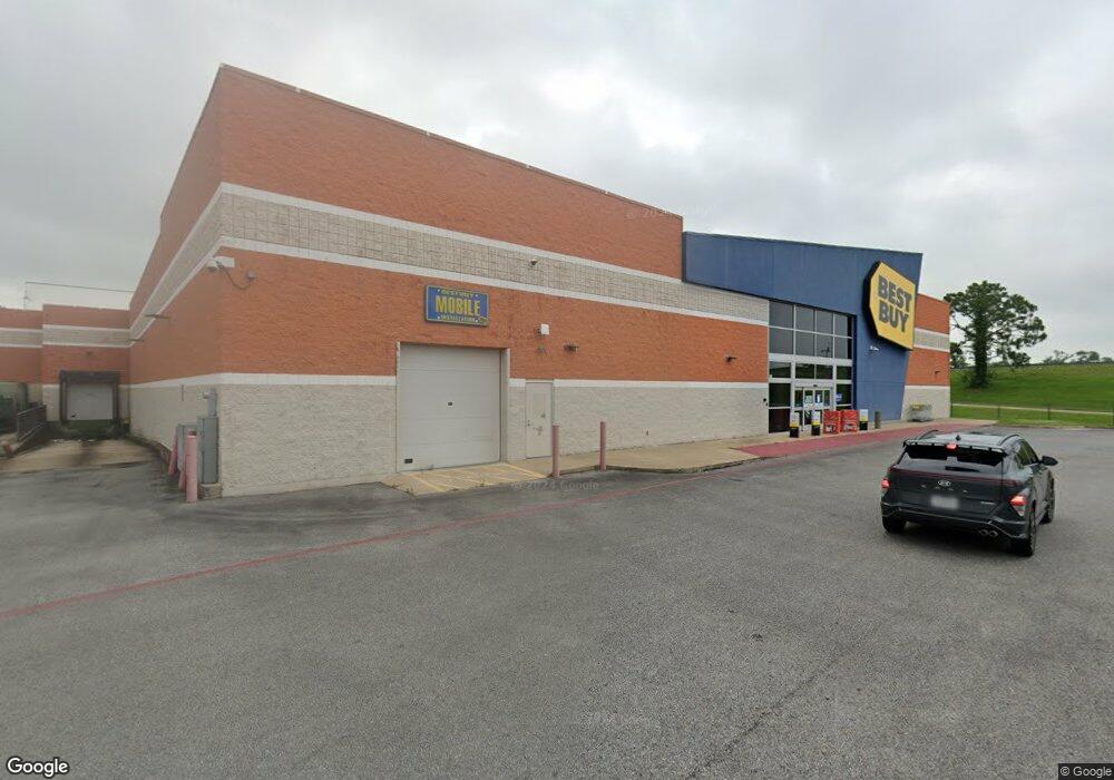 715 W Prien Lake Rd, Lake Charles, LA 70601 - photo 1