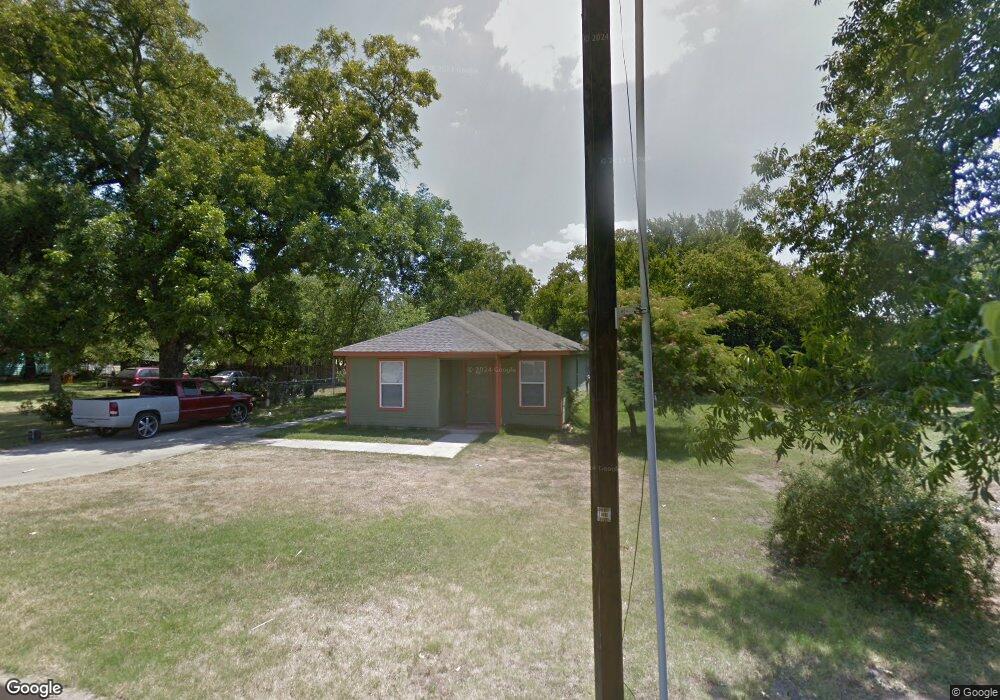 616 N Robinson St, Cleburne, TX 76031 - photo 1