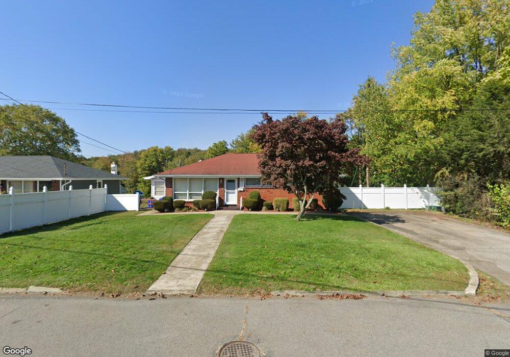 122 Center St, Dupont, PA 18641 - photo 1