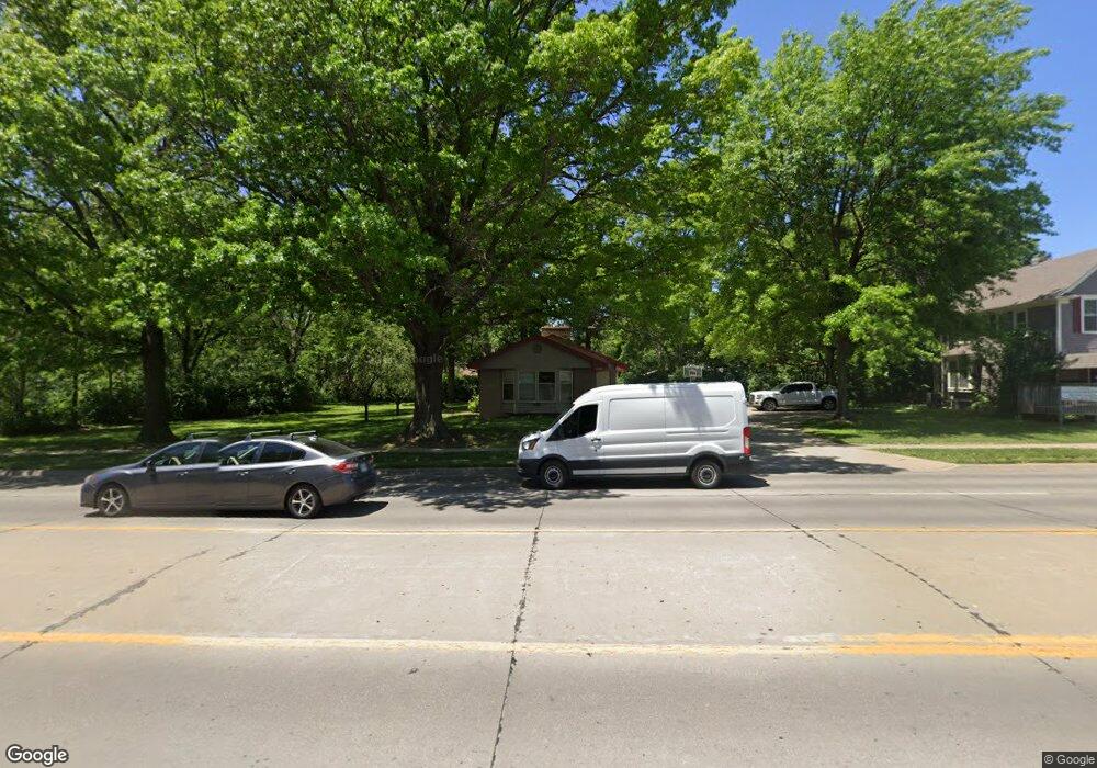 1811 SW Gage Blvd, Topeka, KS 66604 - photo 1