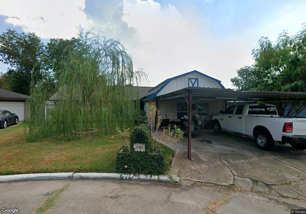 6311 Maple Hill Dr, Houston, TX 77088 - photo 1