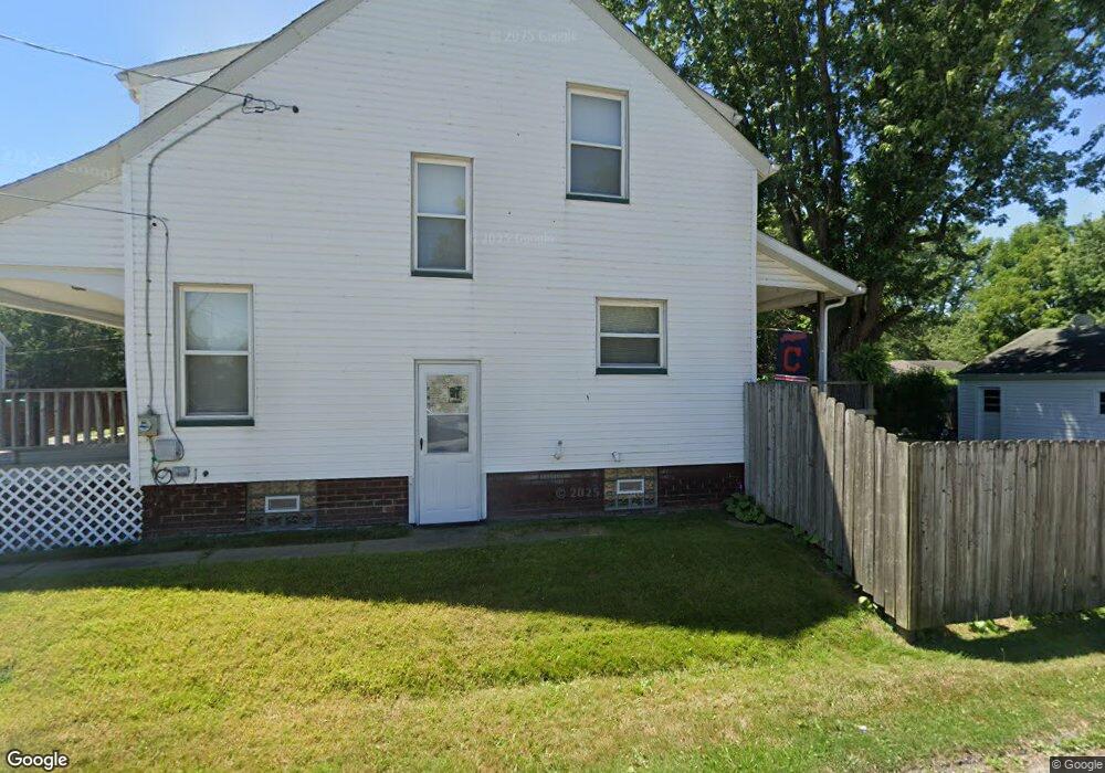 2323 Maple Ave NE, Canton, OH 44714 - photo 1