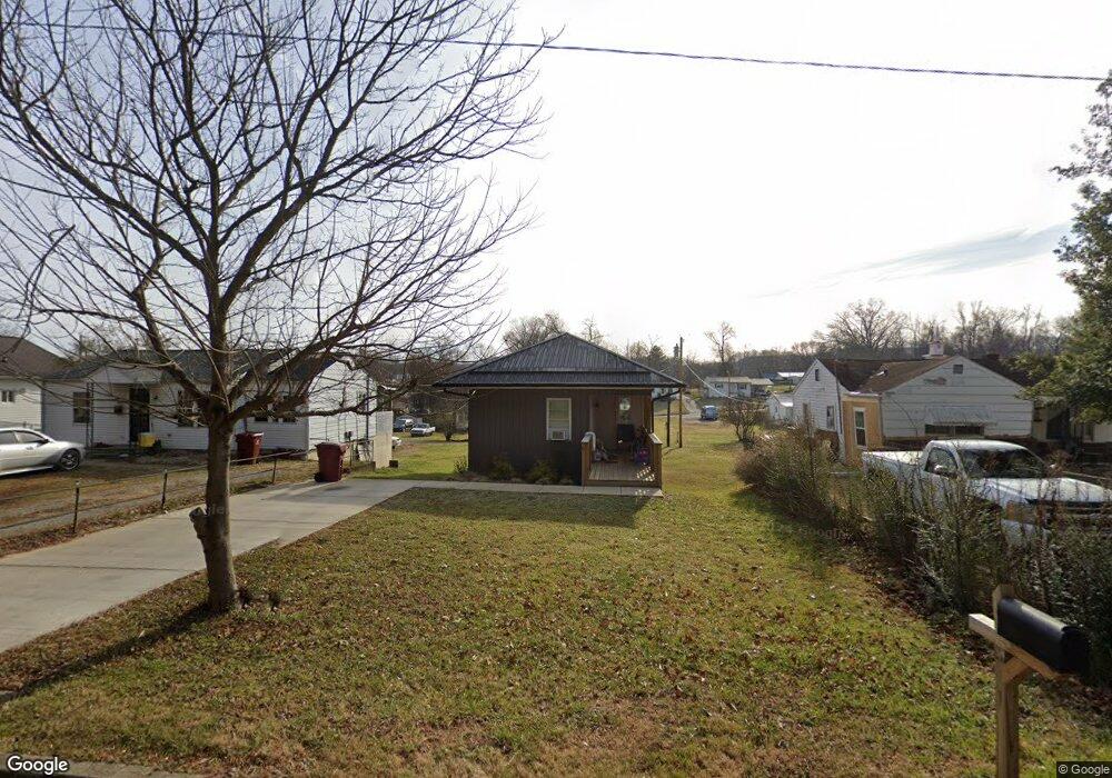 1808 E Unaka Ave, Johnson City, TN 37601 - photo 1