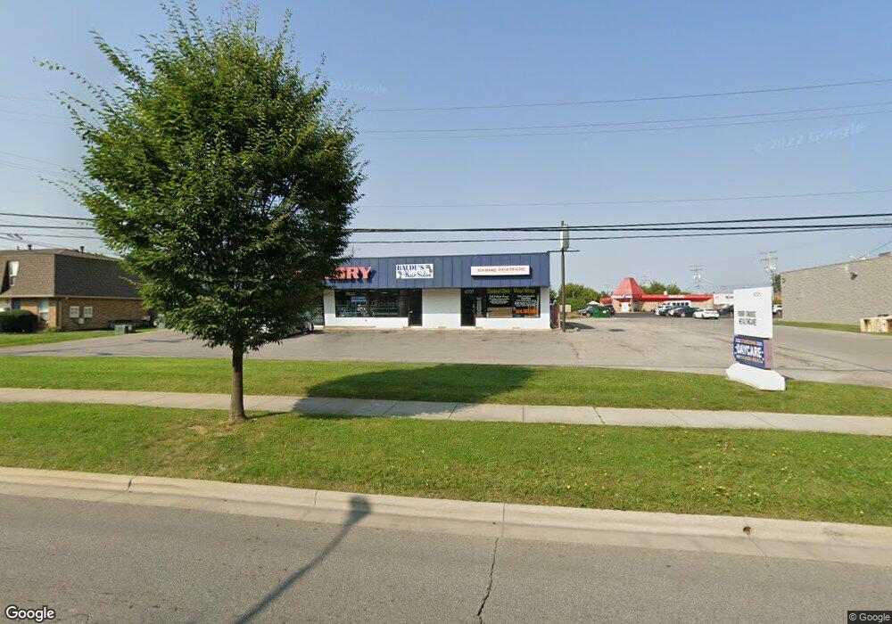 6707 Karl Rd, Columbus, OH 43229 - photo 1