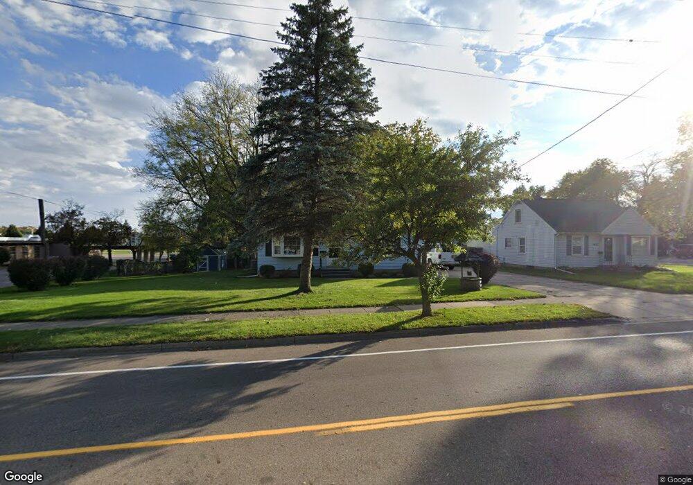 425 W Holmes Rd, Lansing, MI 48910 - photo 1