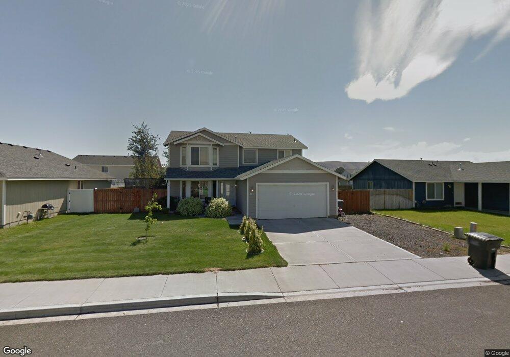 610 Columbus Ave, Moxee, WA 98936 - photo 1