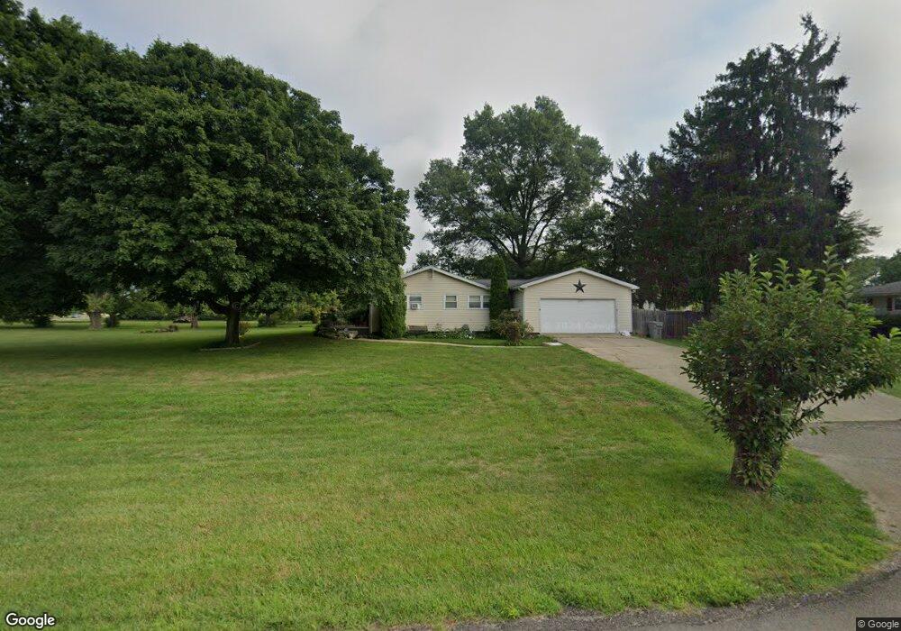 1610 N Court St, Circleville, OH 43113 - photo 1