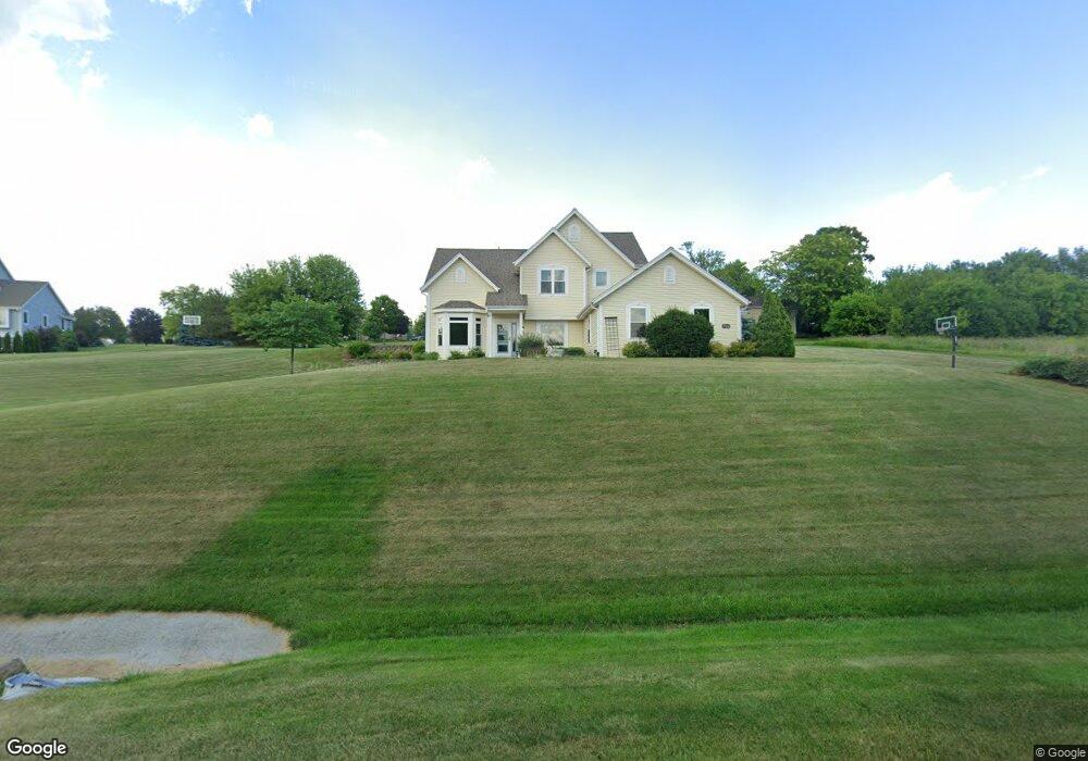 N52W27108 Jessica Dr, Pewaukee, WI 53072 - photo 1