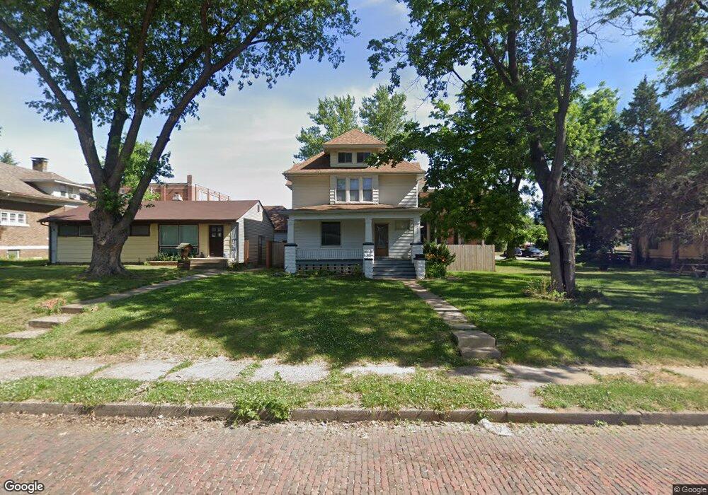 1512 Clay St, Davenport, IA 52804 - photo 1