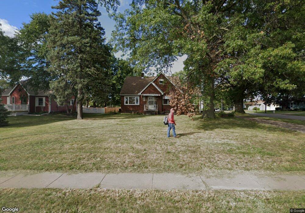 3324 W Locust St, Davenport, IA 52804 - photo 1