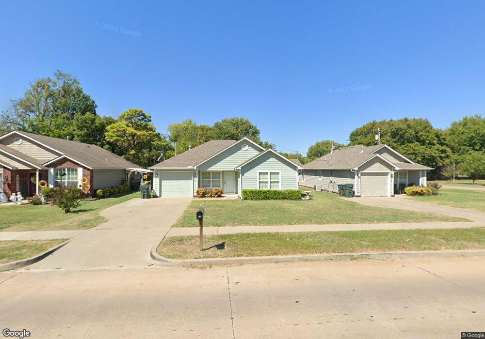815 N Florence Ave, Claremore, OK 74017 - photo 1