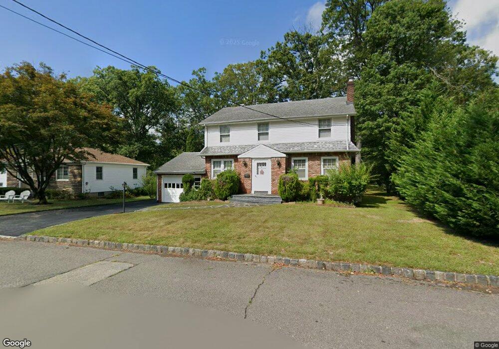 31 Hazelwood Ave, Livingston, NJ 07039 - photo 1