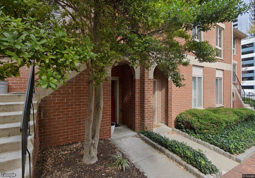 8 Andrew Place, Baltimore, MD 21201 - photo 1