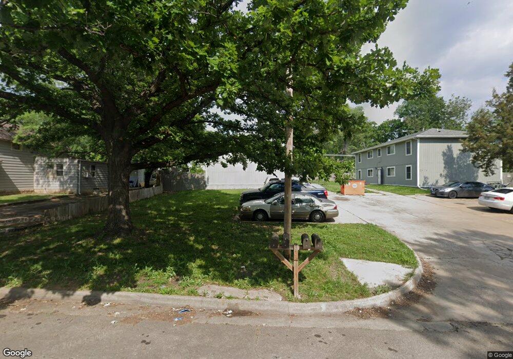 2810 SE Monroe St, Topeka, KS 66605 - photo 1