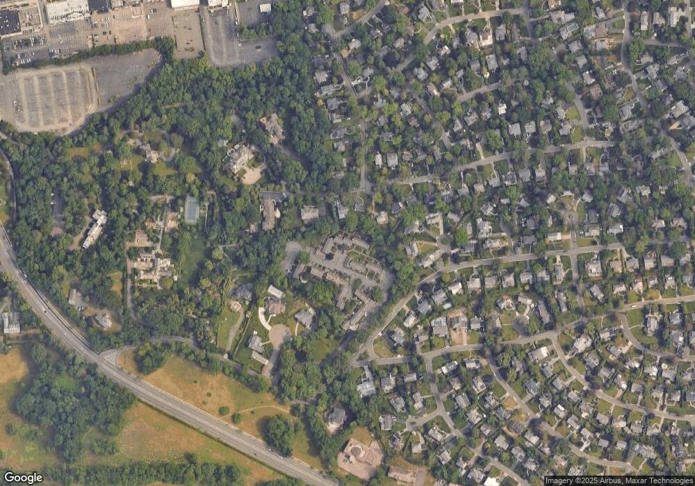 17 Duke of Gloucester, Manhasset, NY 11030 - photo 1