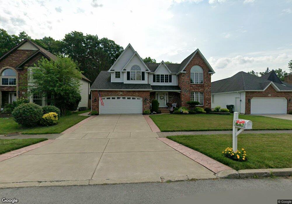 333 Daniel Dr, North Tonawanda, NY 14120 - photo 1