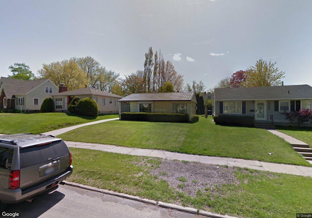 2567 Meadowbrook Dr SE, Cedar Rapids, IA 52403 - photo 1