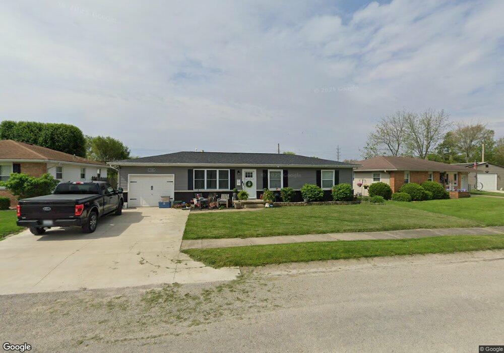 1105 Oklahoma Ave, Mattoon, IL 61938 - photo 1