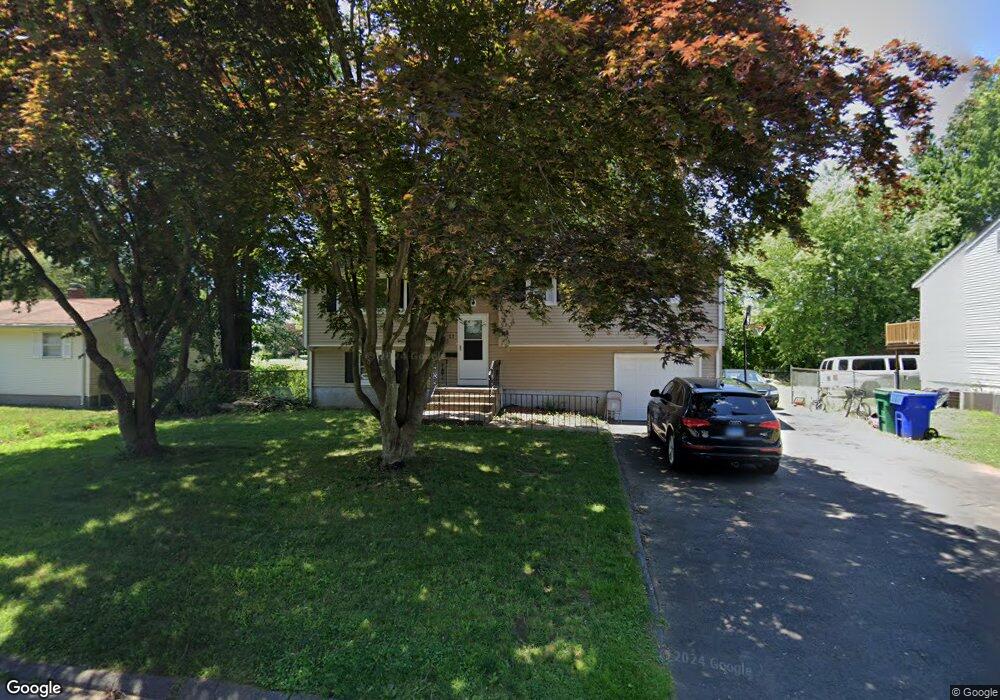 11 Banfield Ln, Bloomfield, CT 06002 - photo 1