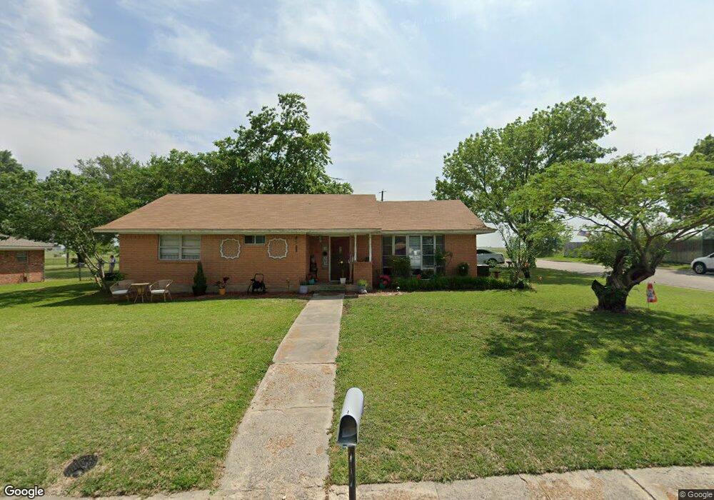 1929 Tulane Ave, Gainesville, TX 76240 - photo 1