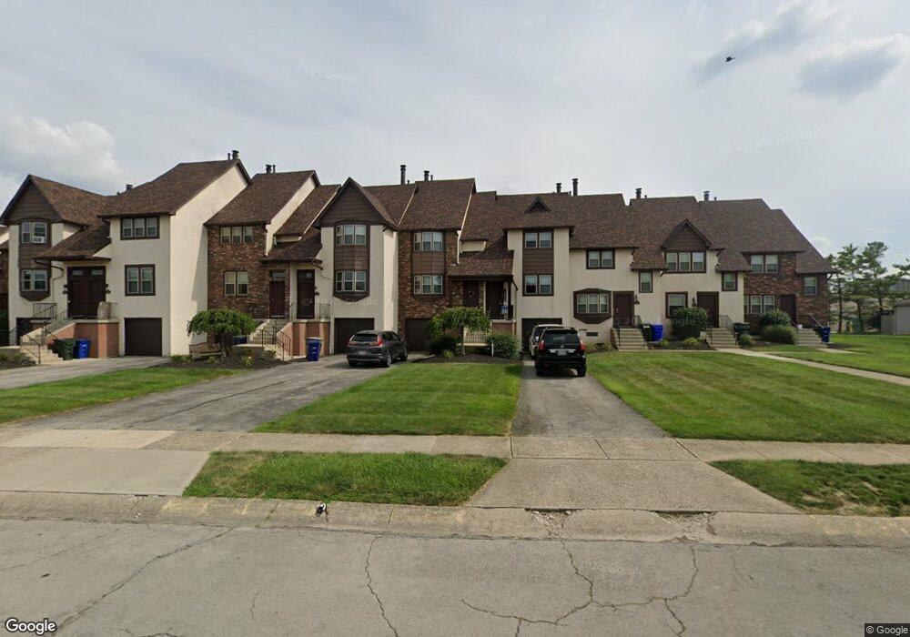 2011 Queensgate Ln, Columbus, OH 43235 - photo 1