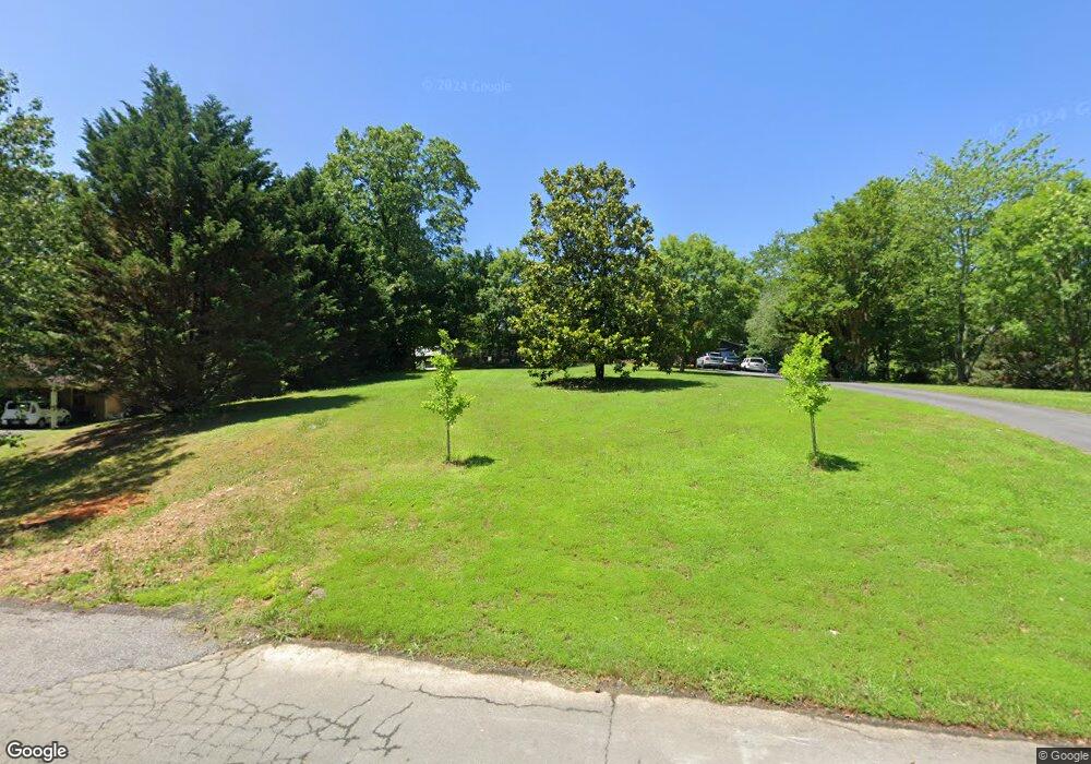 360 Owens Cir NE, Calhoun, GA 30701 - photo 1