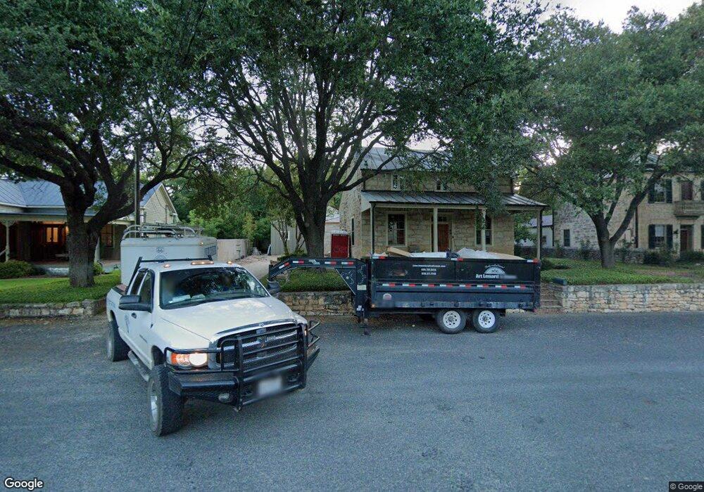 106 E Schubert St, Fredericksburg, TX 78624 - photo 1