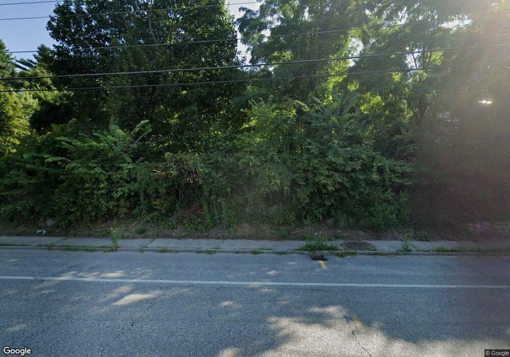 489 Pembroke St, Pembroke, NH 03275 - photo 1