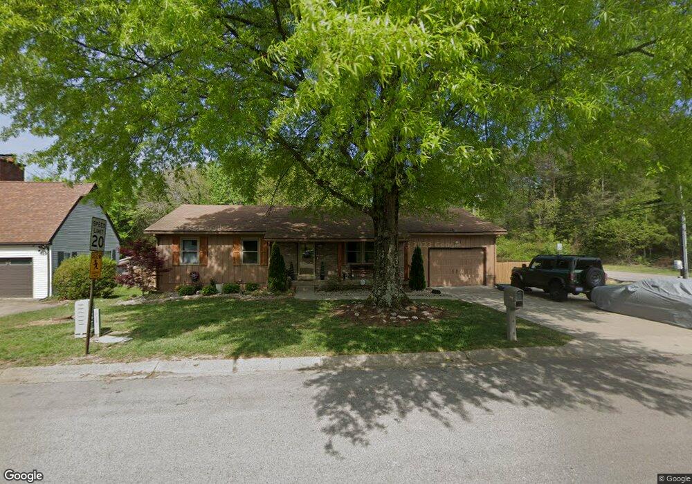 1102 Carriage Ln, New Albany, IN 47150 - photo 1