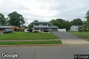 36 Stillwell Rd, Kendall Park, NJ 08824