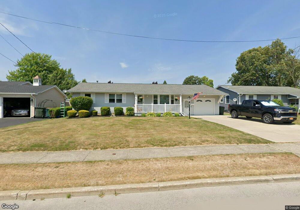 822 Meadow Dr, North Tonawanda, NY 14120 - photo 1