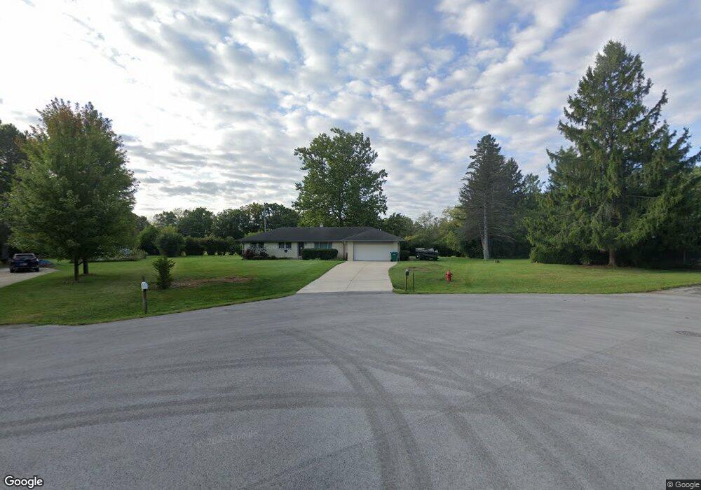 W143N7552 Circle Ct, Menomonee Falls, WI 53051 - photo 1