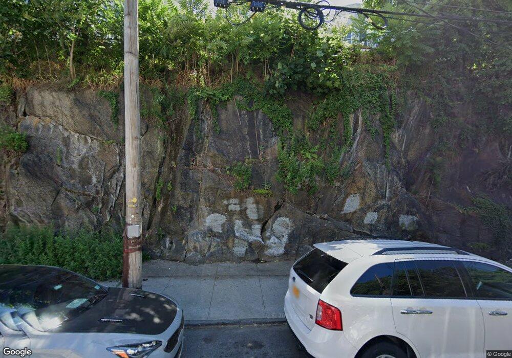 166 Linden St, Yonkers, NY 10701 - photo 1