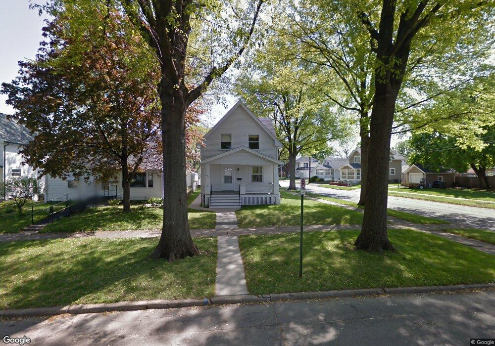 931 G Ave NW, Cedar Rapids, IA 52405 - photo 1