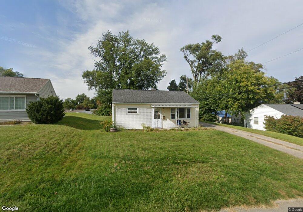 372 25th Avenue Place SW, Cedar Rapids, IA 52404 - photo 1