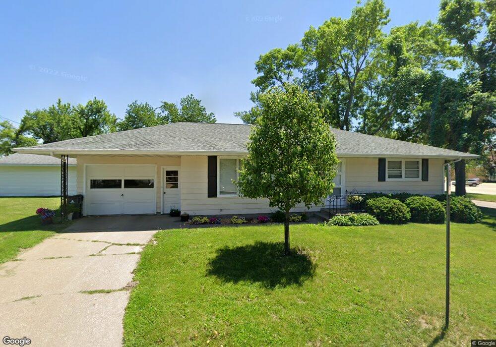 650 29th St SE, Cedar Rapids, IA 52403 - photo 1