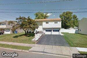 33 Flagstone Dr, Port Reading, NJ 07064