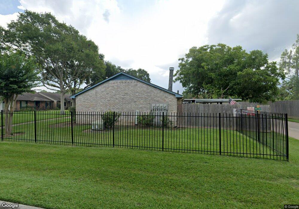 4002 Laura Leigh Dr, Friendswood, TX 77546 - photo 1