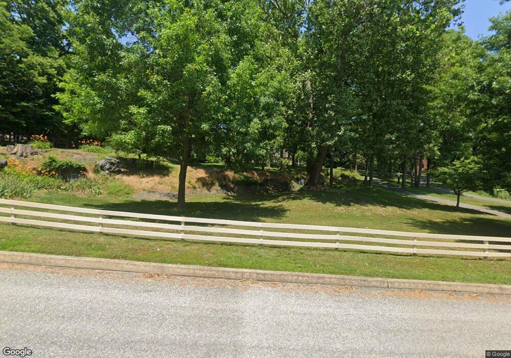 127 Stable Dr, Lancaster, PA 17603 - photo 1