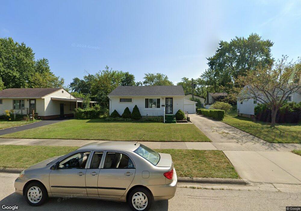 2639 Mohawk Rd, Waukegan, IL 60087 - photo 1
