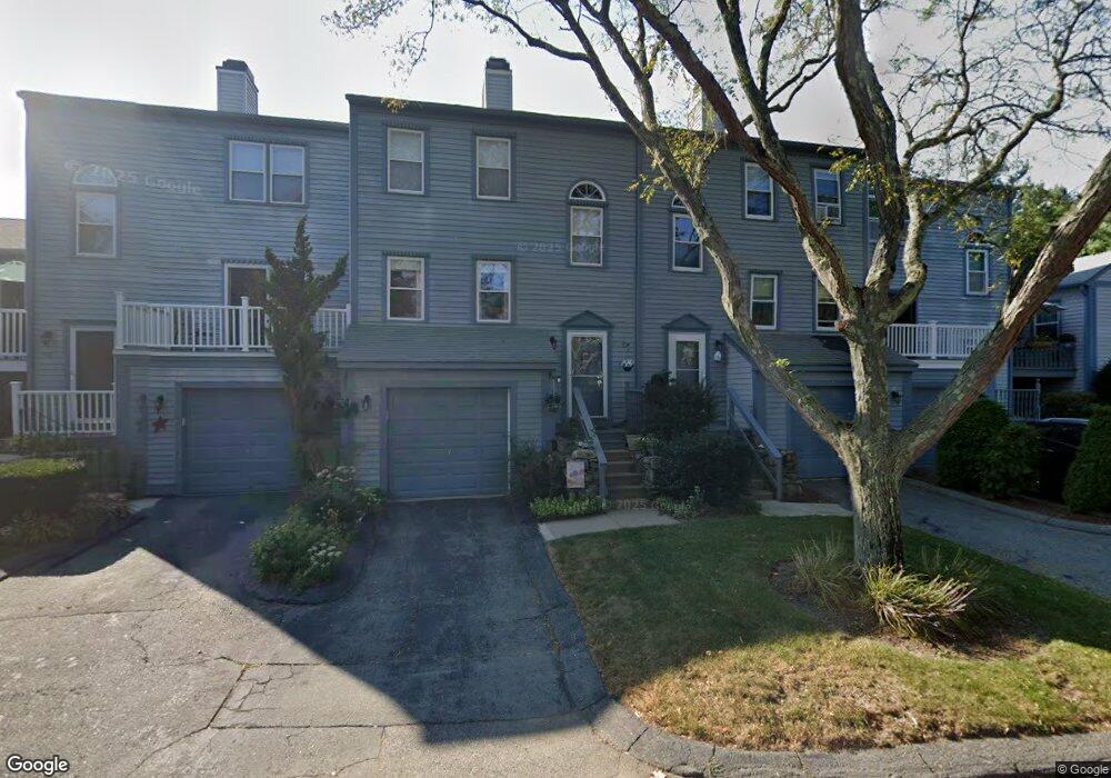 104 Willow Glen Cir unit 104, Warwick, RI 02889 - photo 1