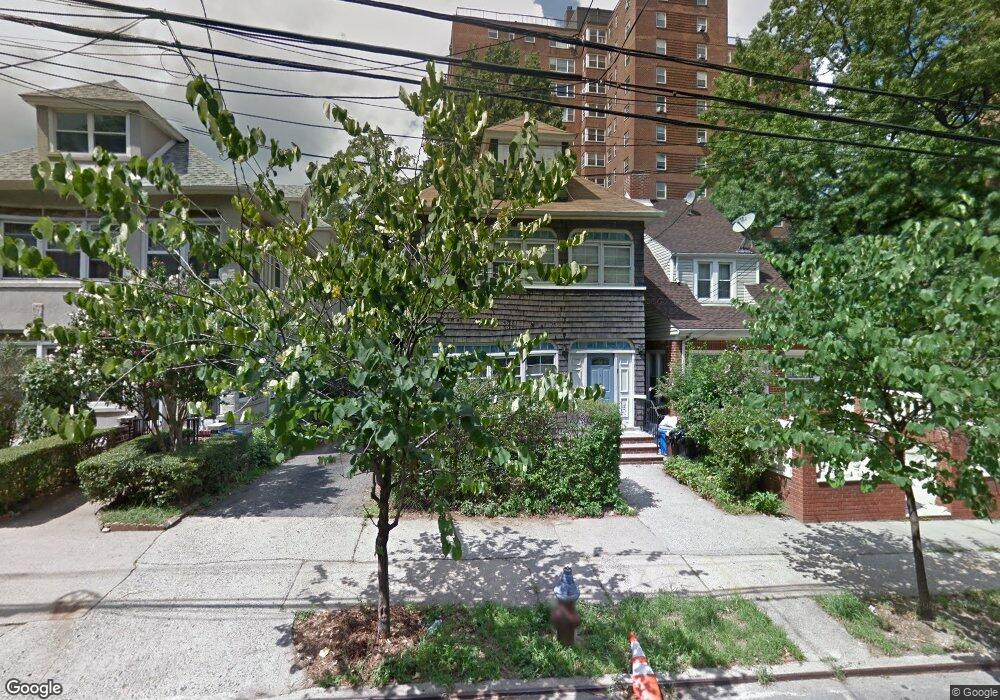 3821 Sedgwick Ave, Bronx, NY 10463 - photo 1