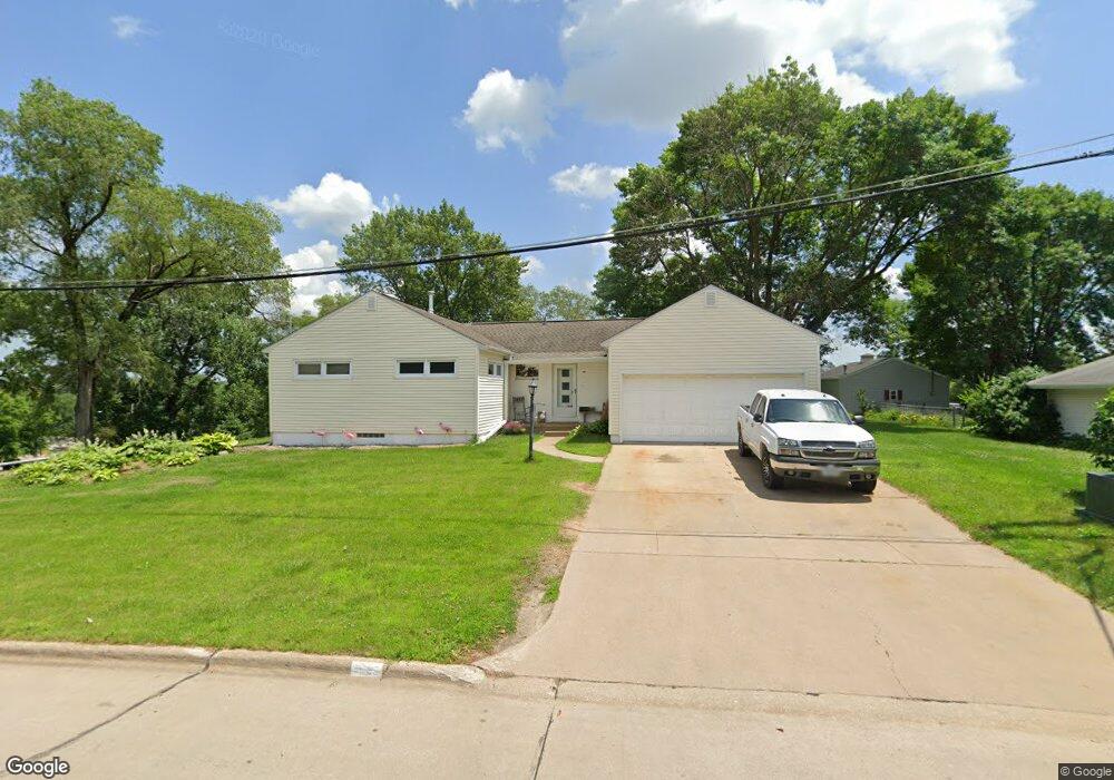 2823 Southland St SW, Cedar Rapids, IA 52404 - photo 1
