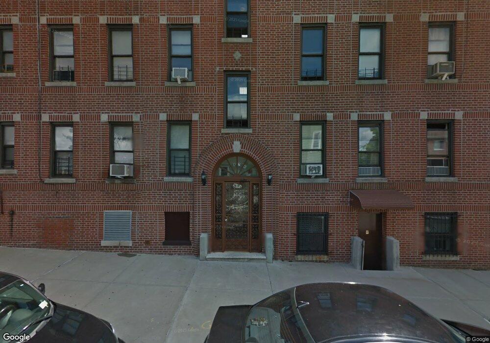 876 Kinsella St, Bronx, NY 10462 - photo 1